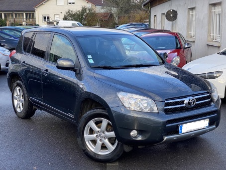 Accompagnement et recherche de Toyota Rav4 suv hybride de troisième génération d'occasion.