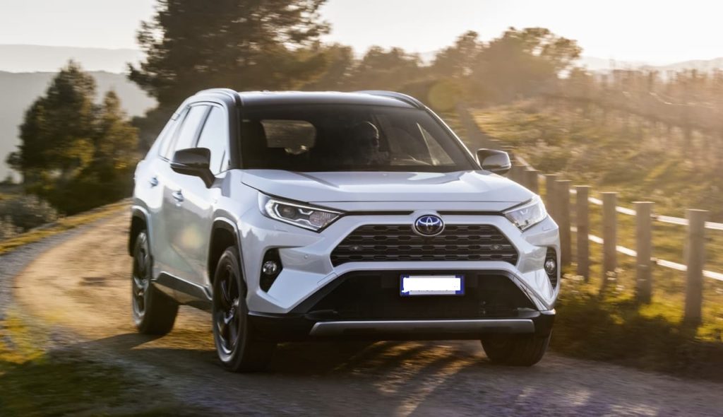 Accompagnement et recherche de Toyota Rav4 suv hybride de cinquième génération d'occasion.
