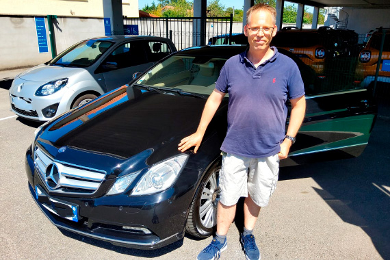 Benjamin a trouvé une Mercedes pour remplacer son ancienne Volkswagen Golf